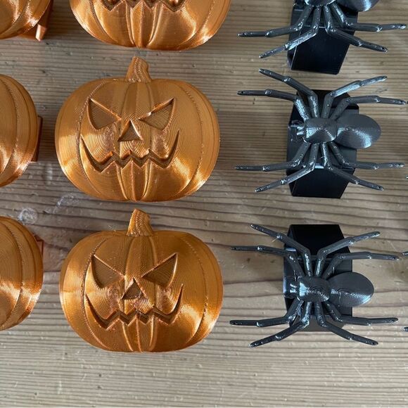 Halloween Napkin Rings (Set of 20)  10 Black Spiders 10 Copper Jack-o'-Lanterns - Picture 2 of 7